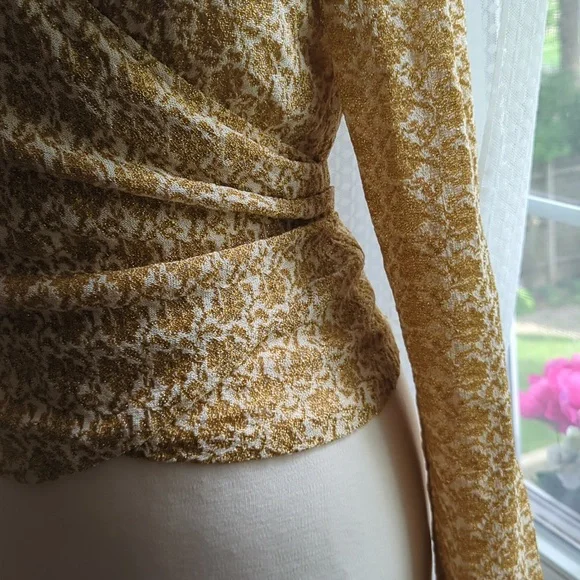 Gorgeous Golden Long Sleeves Wrap - Picture 4 of 7